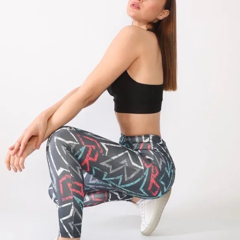 CM Fashion Geometric Patterned Leggings - Black, Gray, Red, Blue